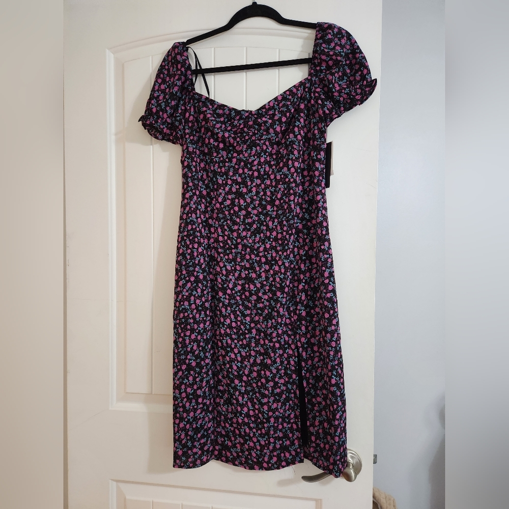 4 for $40 NWT City Triangles Floral Print Dress